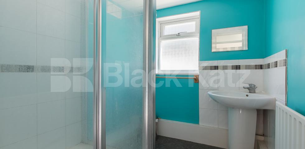 			3/4 BED & 2 BATH PERIOD HOUSE IN CAMDEN!, 3 Bedroom, 1 bath, 1 reception Terraced House			 Pratt Street, CAMDEN